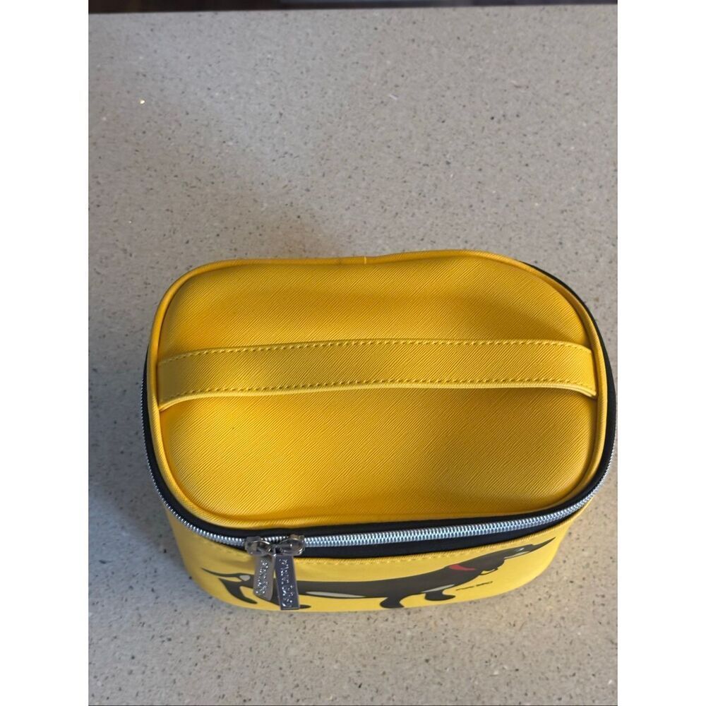 Marc Tetro cosmetics case